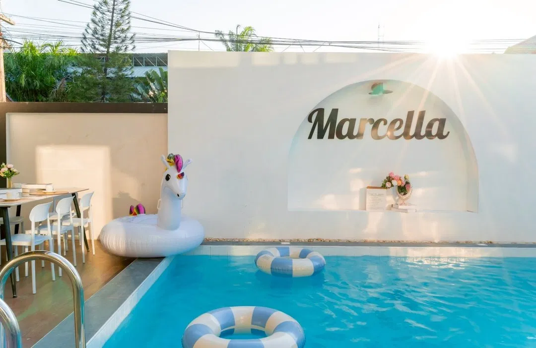 ภายนอก Marcella