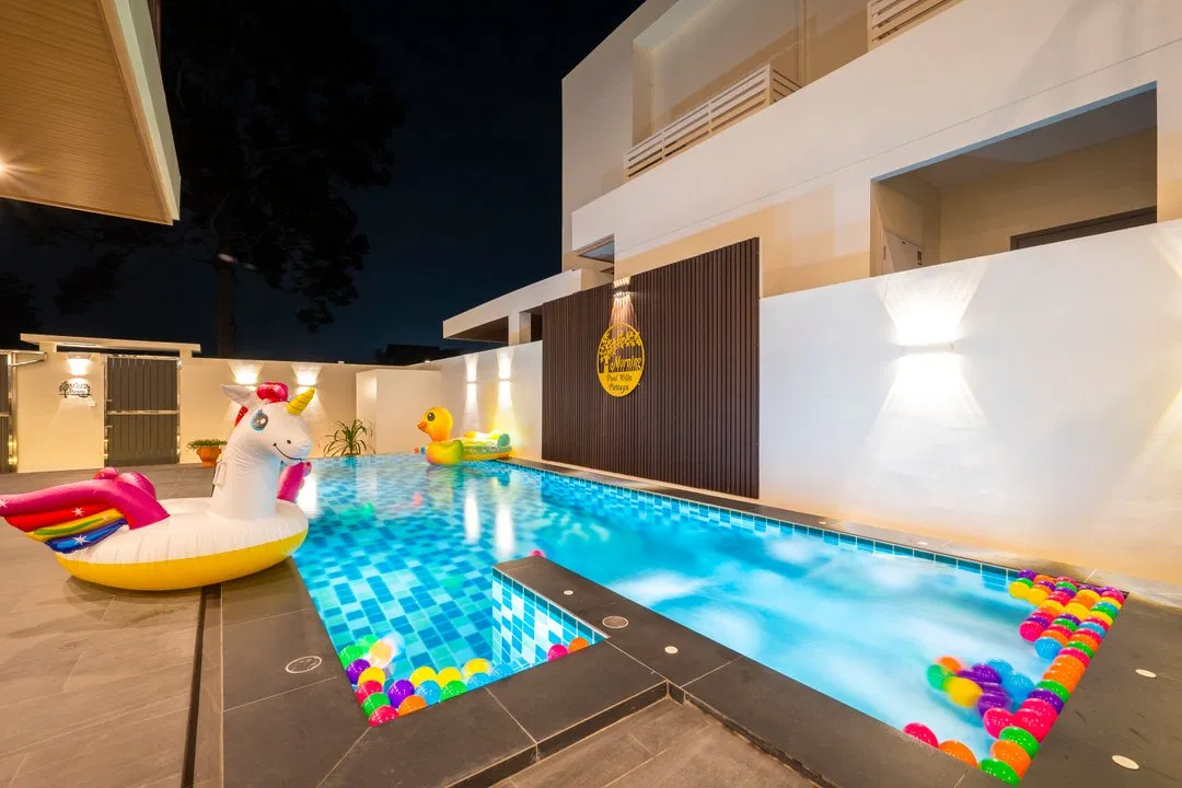 ภายนอก Morning Sea pool Villa 2