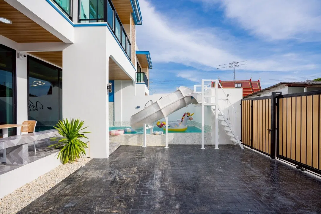 ที่จอดรถ Vela Villa