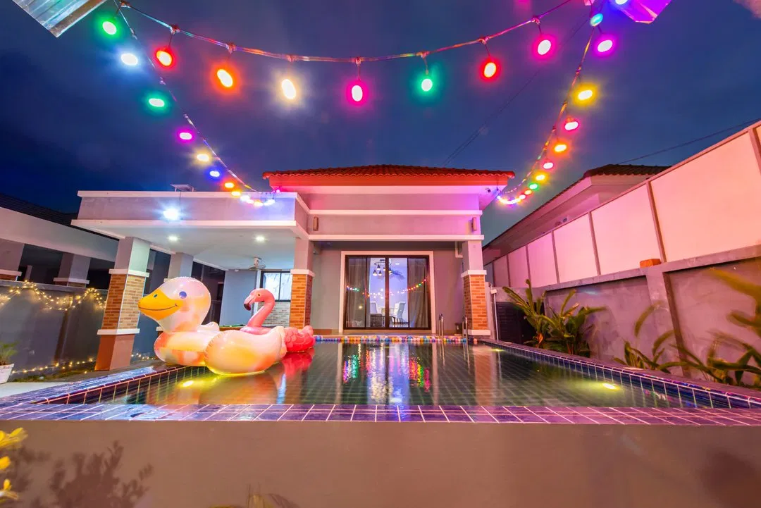 ภายนอก Rich pool villa