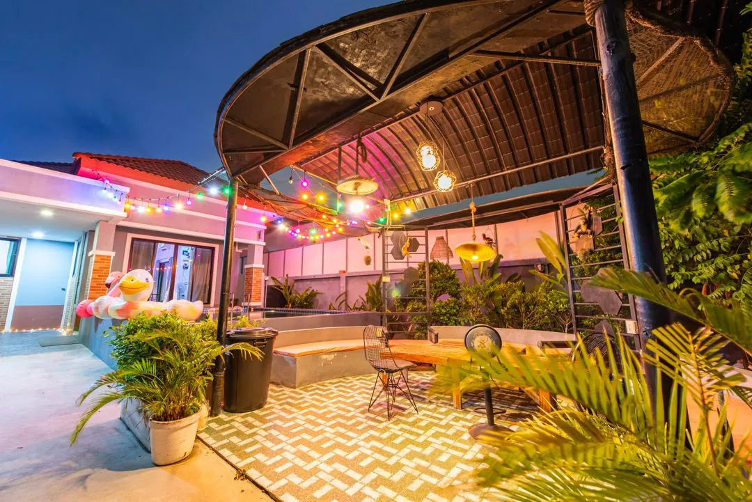 ภายนอก Rich pool villa