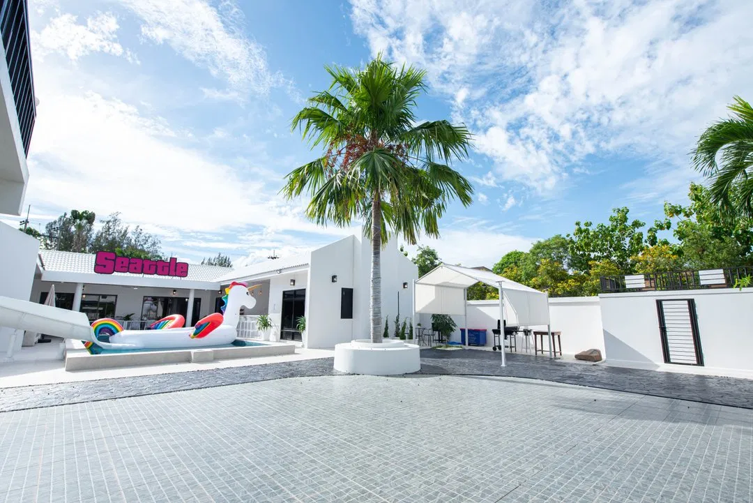 ที่จอดรถ Seattle Pool Villa Pattaya