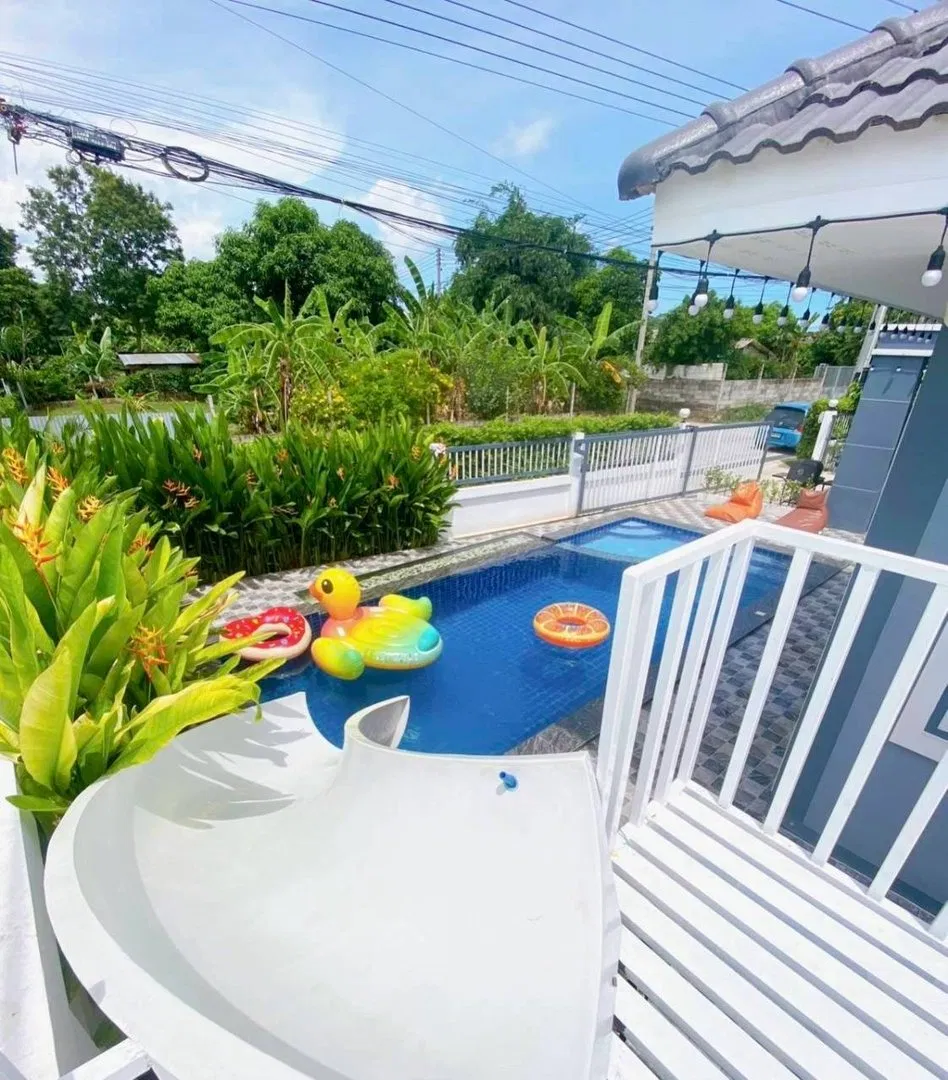 ภายนอก Friendly Pool Villa