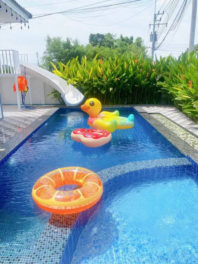ภายนอก Friendly Pool Villa