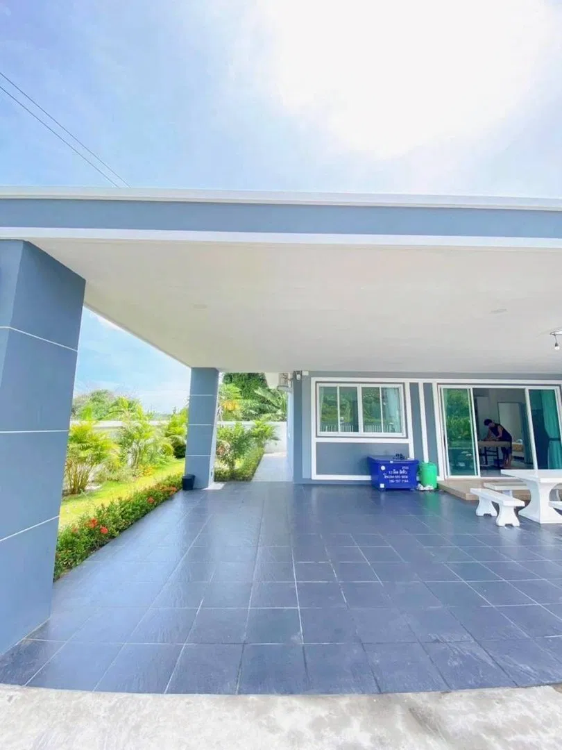 ที่จอดรถ Friendly Pool Villa