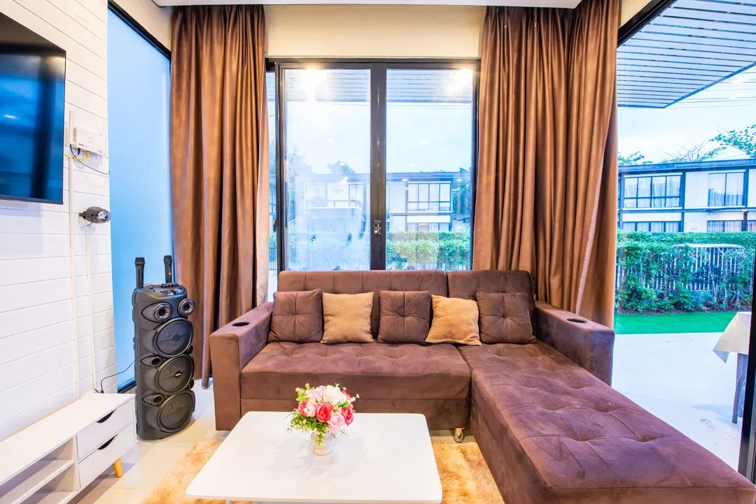 ภายใน Azure pool villa