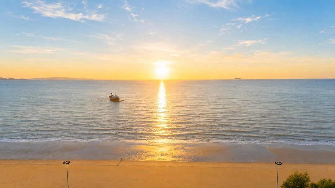 ภายนอก AuraOne Beach