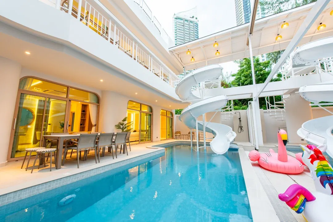 ภายนอก Paco Villa Twin