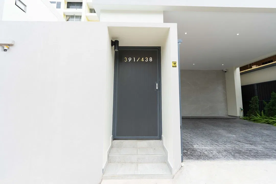 ที่จอดรถ Midtown Villa