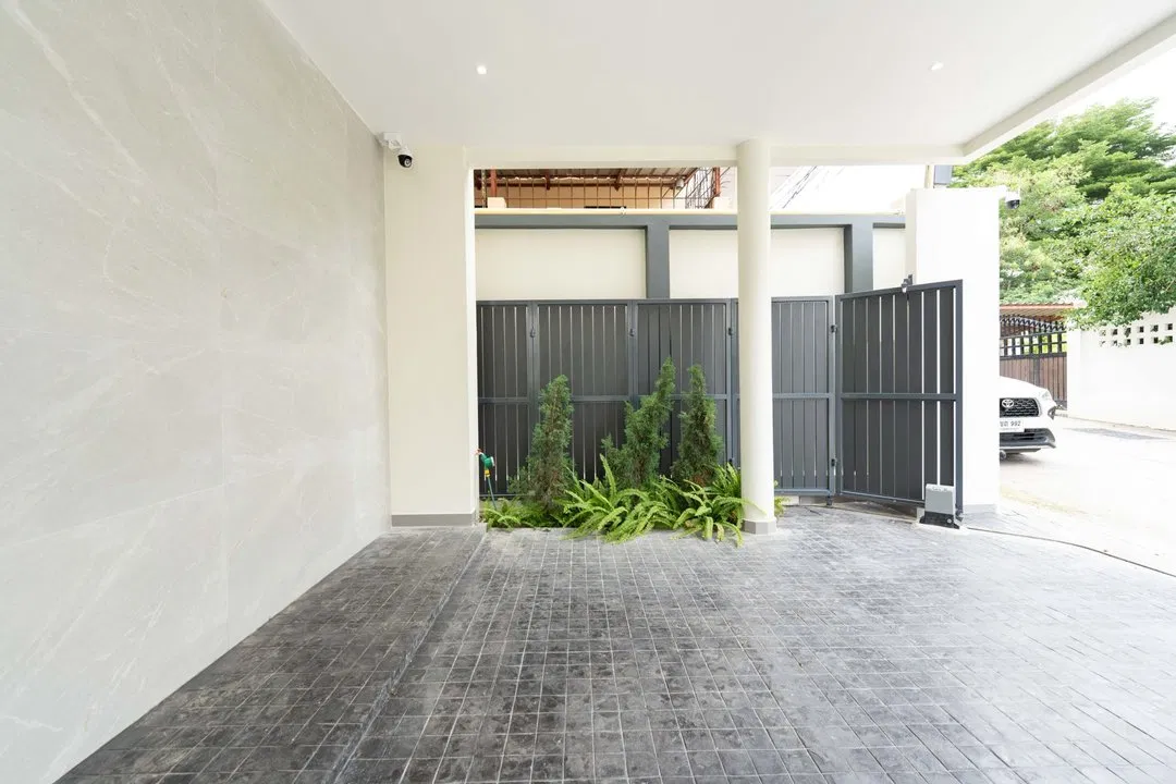 ที่จอดรถ Midtown Villa