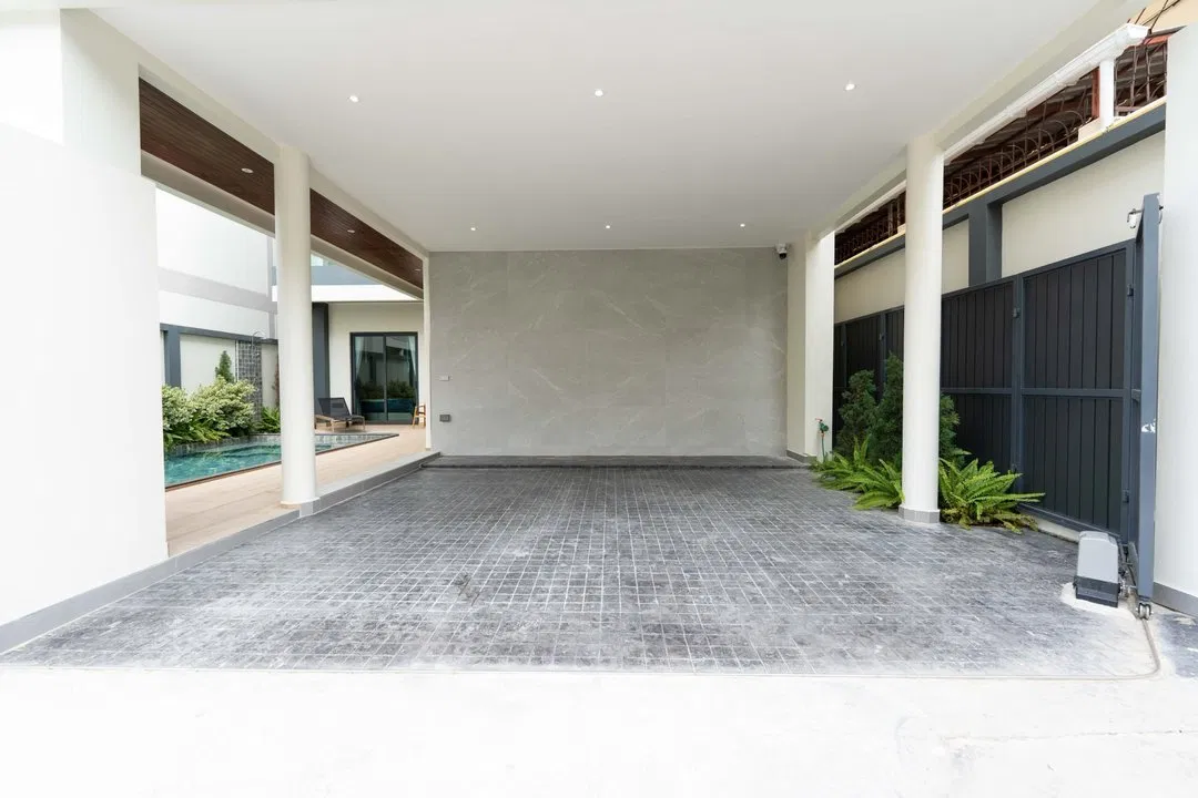 ที่จอดรถ Midtown Villa
