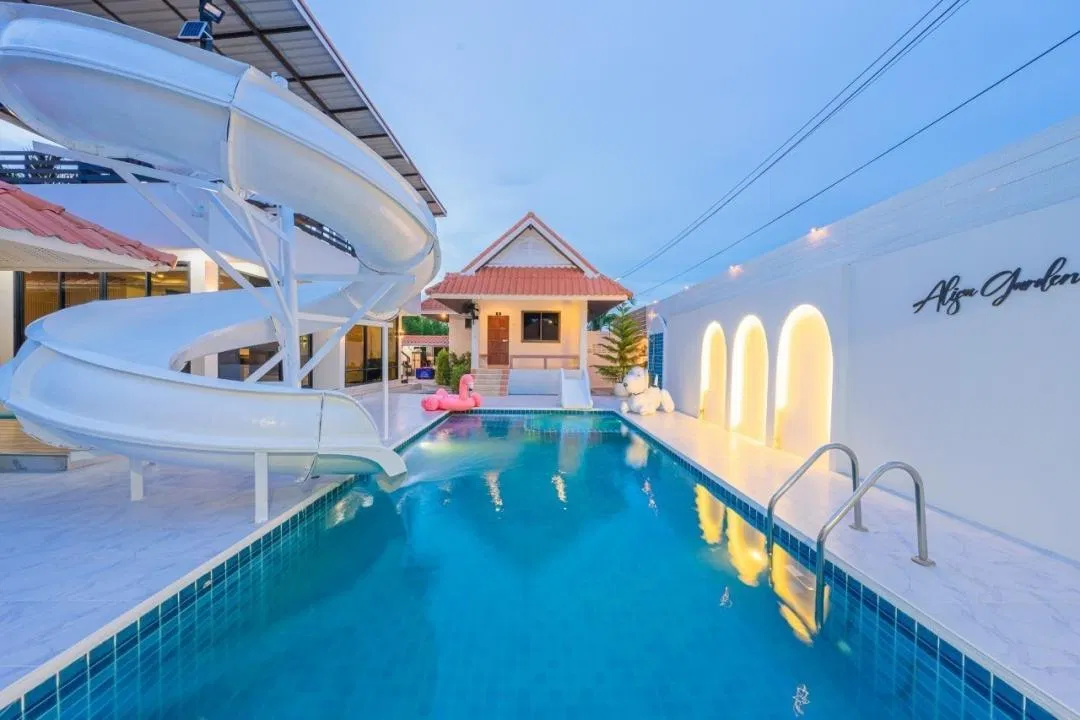 ภายนอก Alisa Garden&Pool