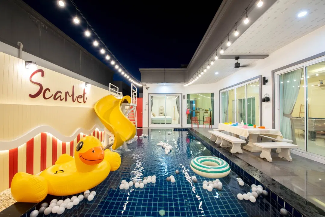 ภายนอก Scarlet Poolvilla