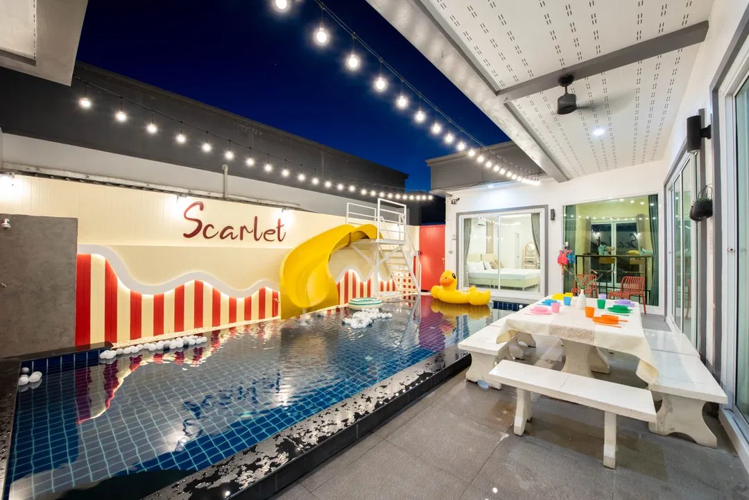 ภายนอก Scarlet Poolvilla
