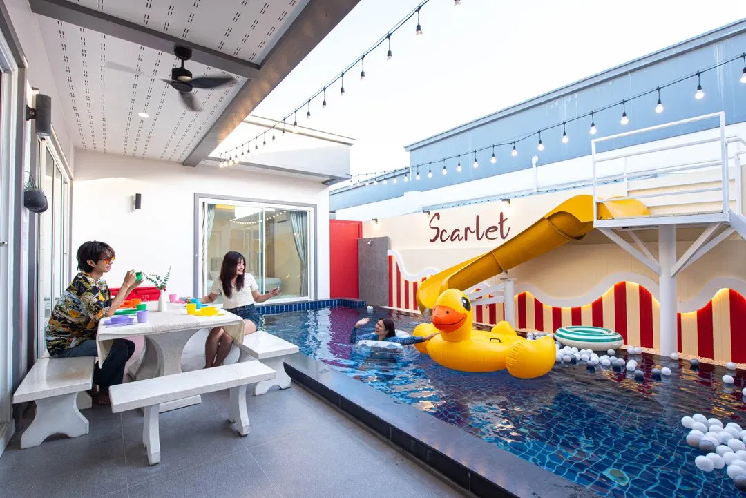 ภายนอก Scarlet Poolvilla