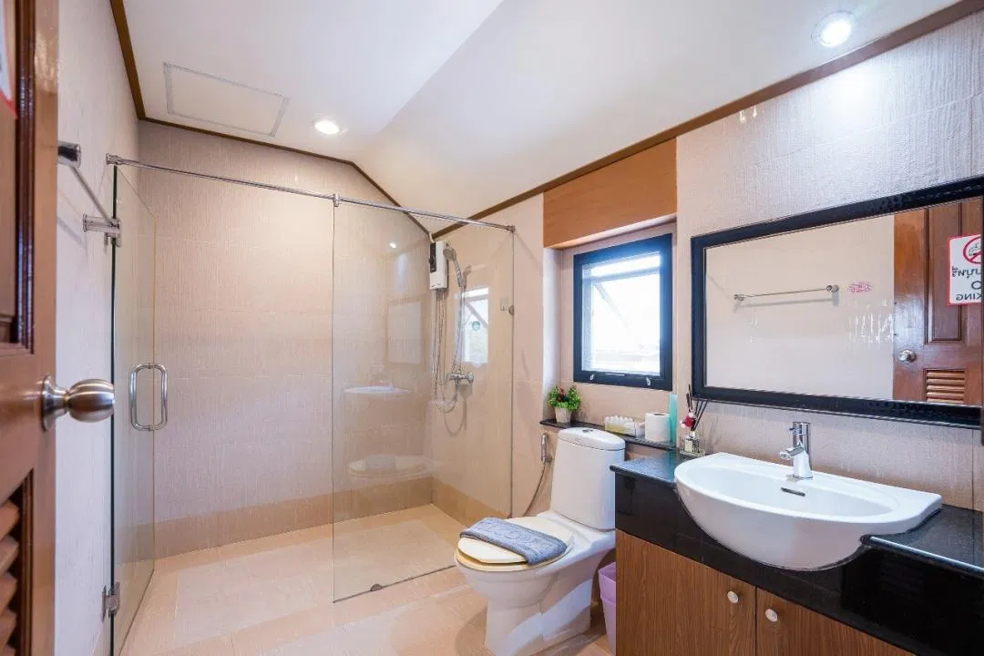 ห้องน้ำ Lynn Pool Villa