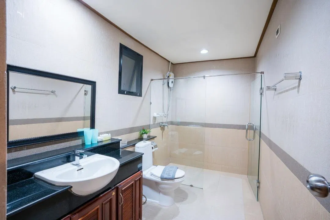 ห้องน้ำ Lynn Pool Villa