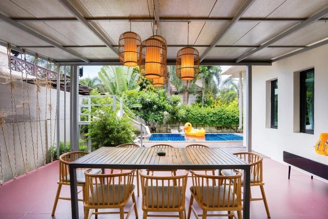 ภายนอก Lynn Pool Villa