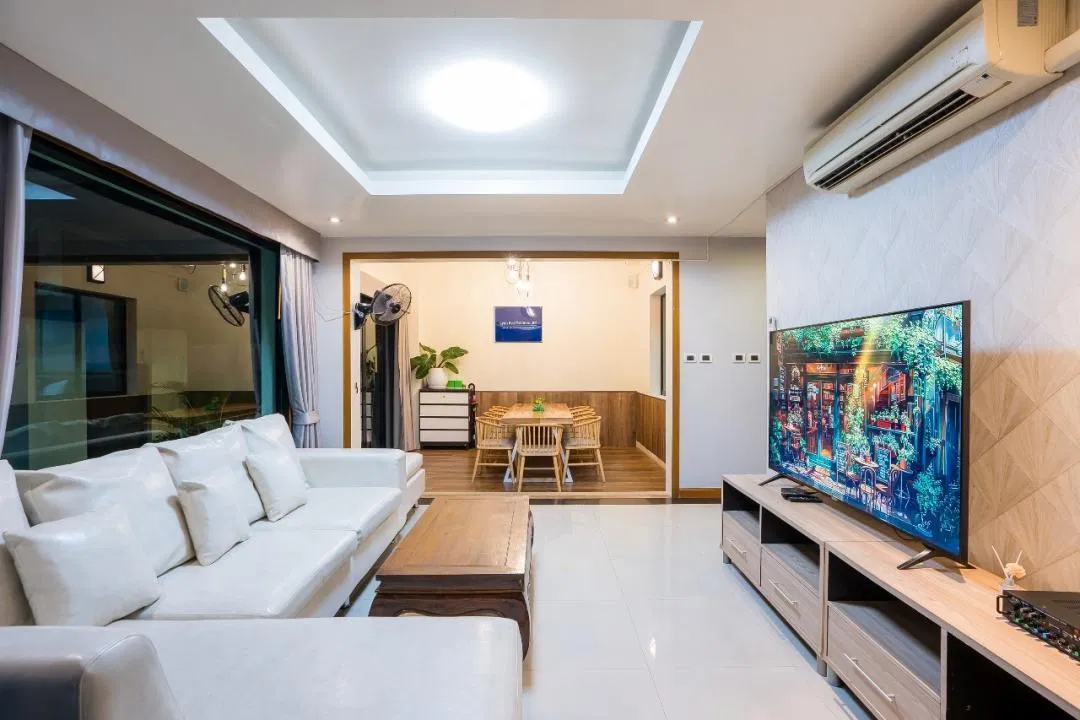 ภายใน Lynn Pool Villa