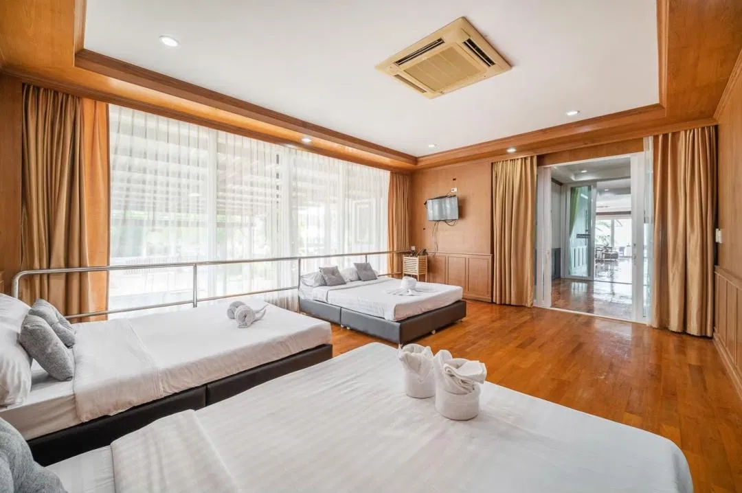 ห้องนอน RimLay Beachfront Pool Villa