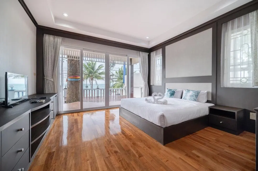 ห้องนอน RimLay Beachfront Pool Villa