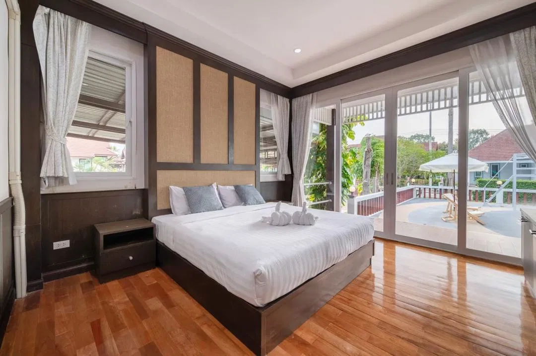 ห้องนอน RimLay Beachfront Pool Villa