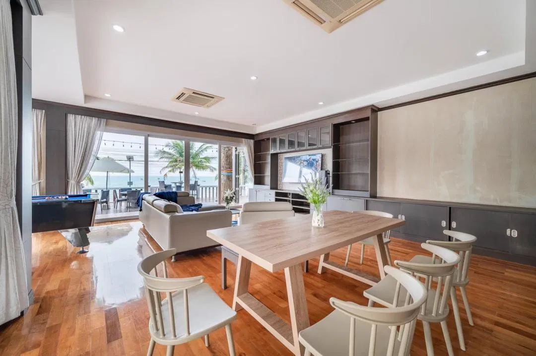 ภายใน RimLay Beachfront Pool Villa