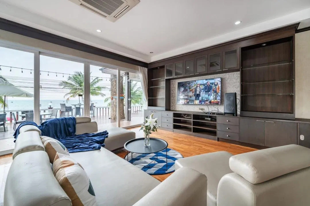 ภายใน RimLay Beachfront Pool Villa