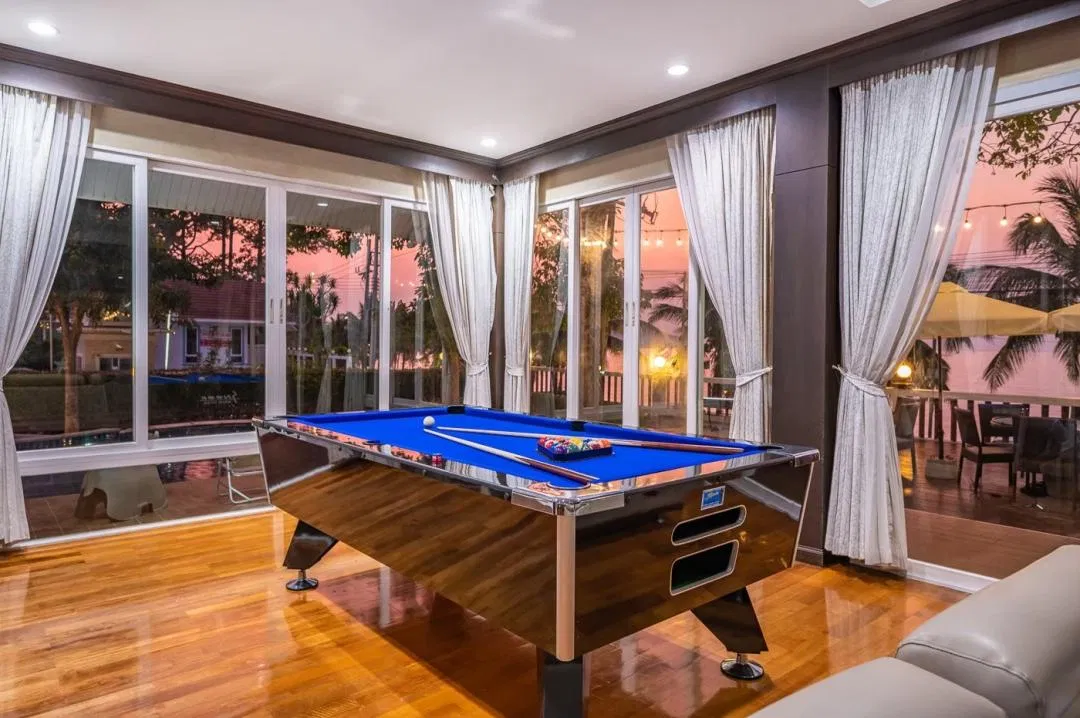 ภายใน RimLay Beachfront Pool Villa
