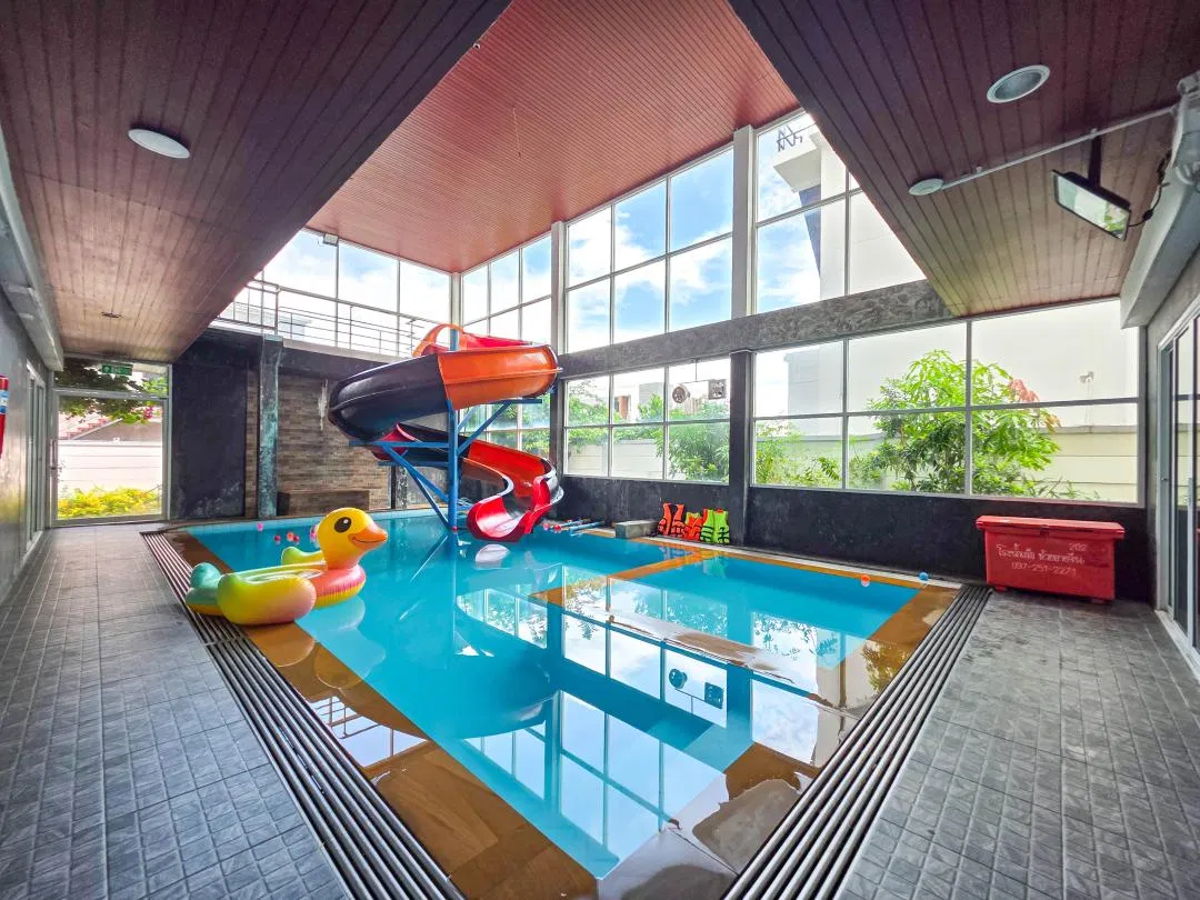 ภายใน Glass House A6
