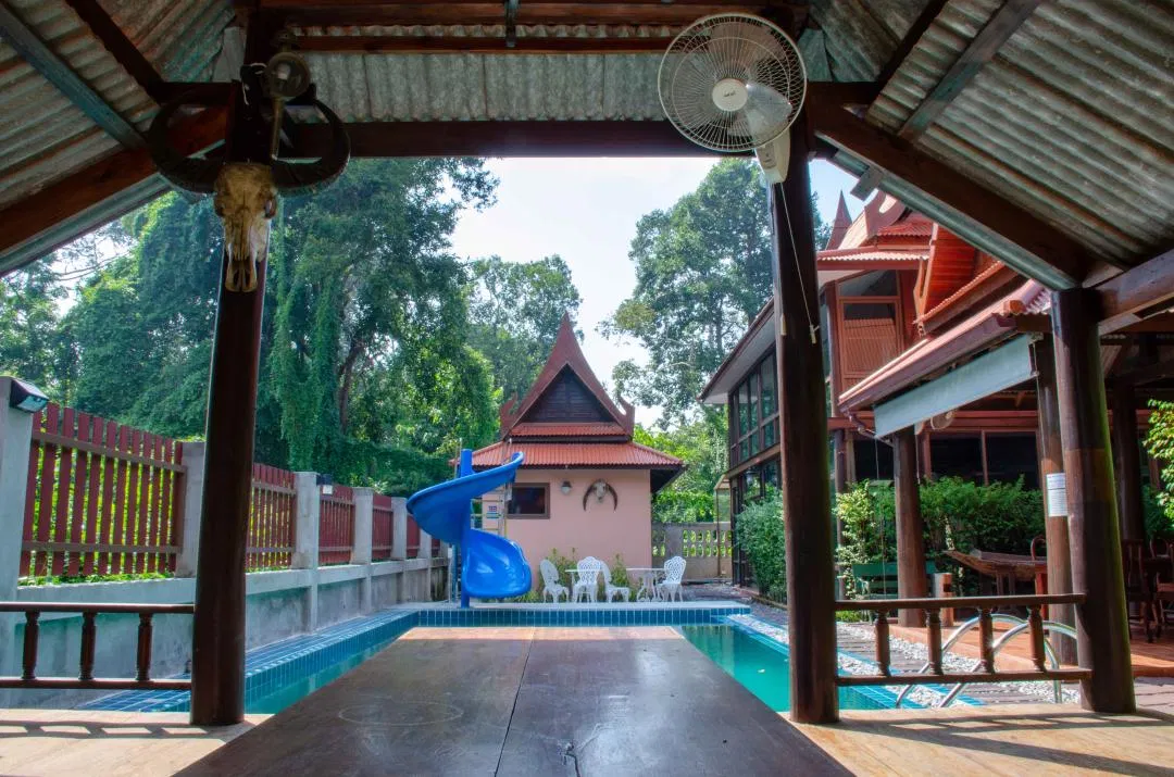ภายนอก เรือนไทย 5B