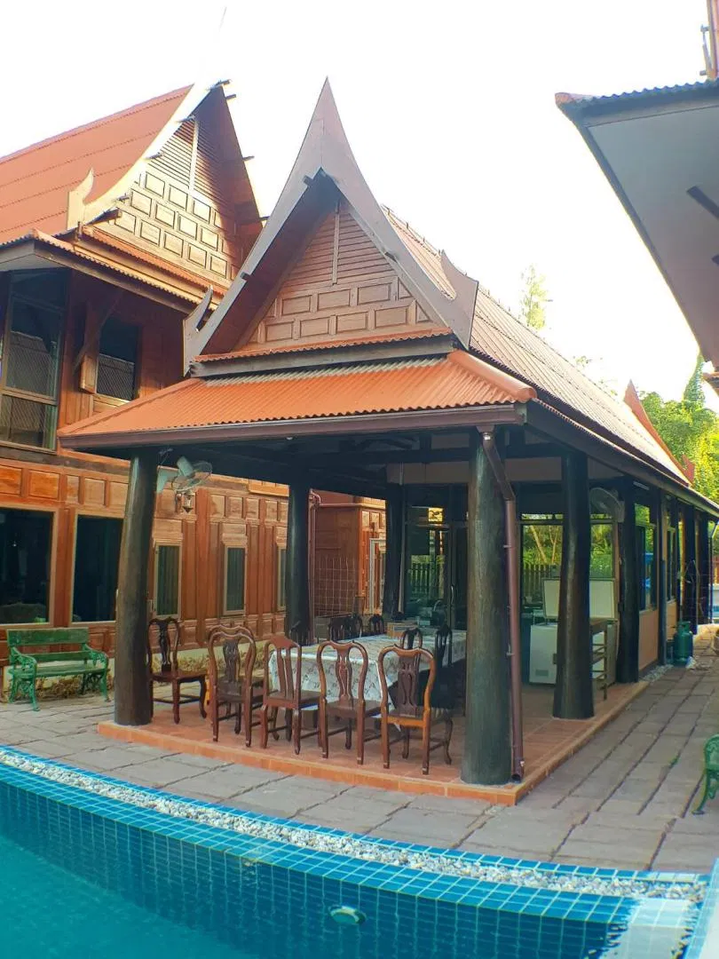 ภายนอก เรือนไทย 5A