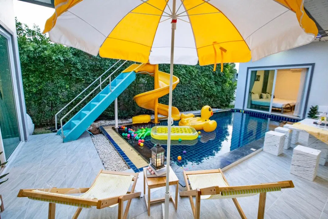 ภายนอก Relax Pool Villa