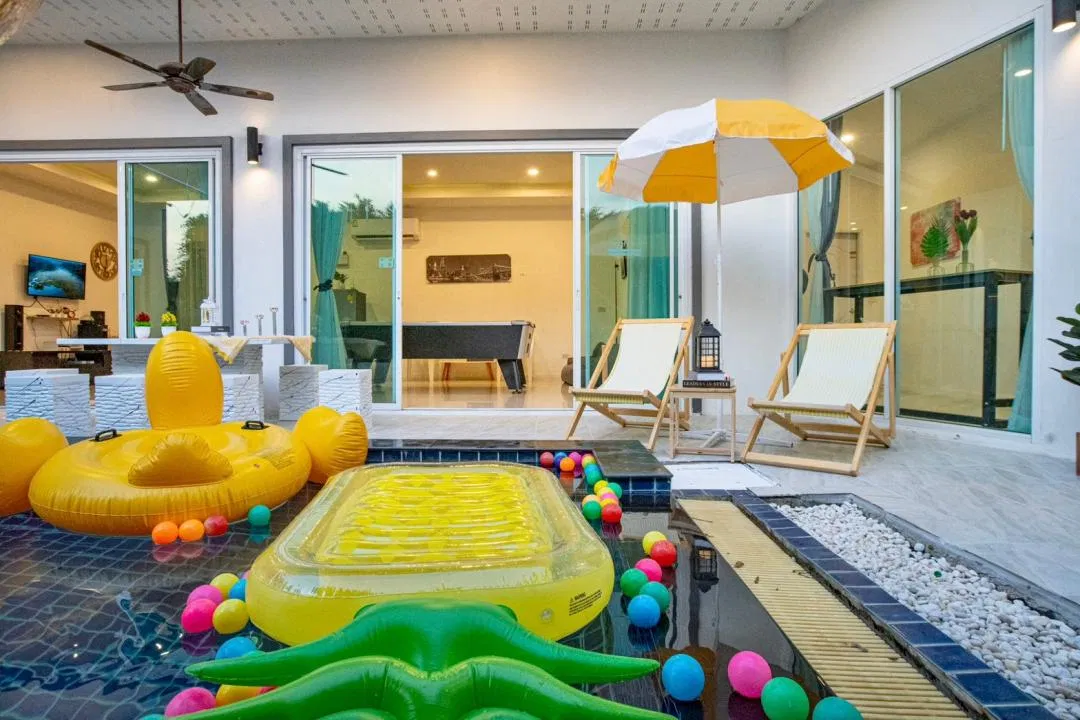 ภายนอก Relax Pool Villa