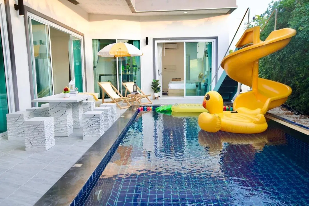 ภายนอก Relax Pool Villa