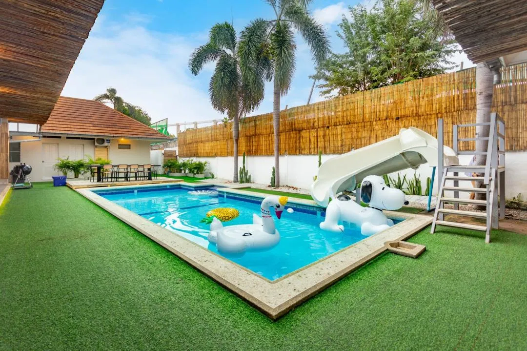 ภายนอก Tropica Poolvilla