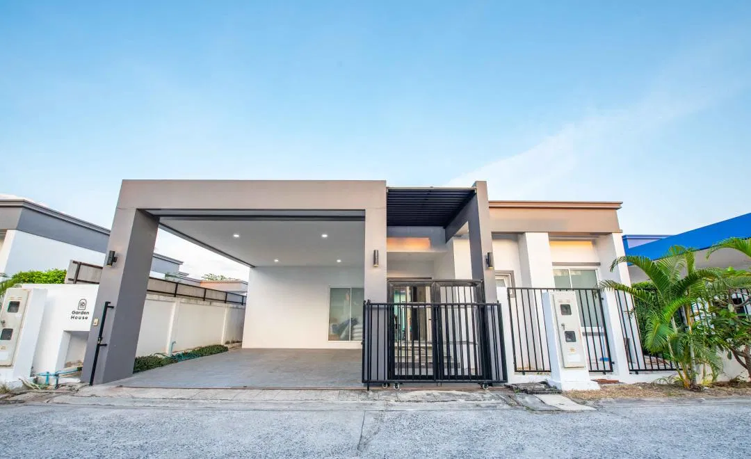 ภายนอก Garden House