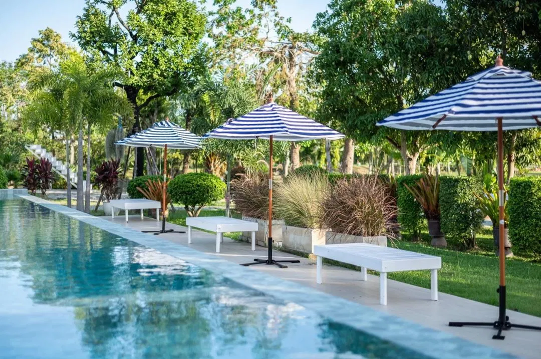 ภายนอก The Garden Pool Villa