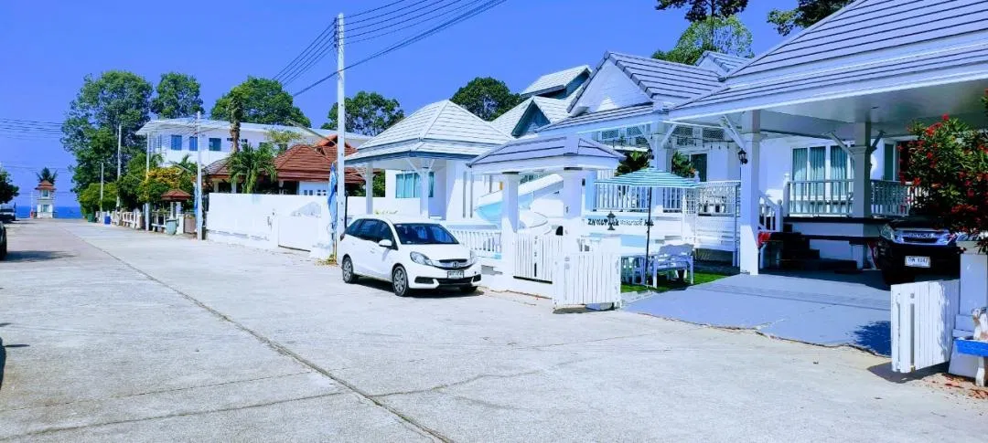 ที่จอดรถ H4