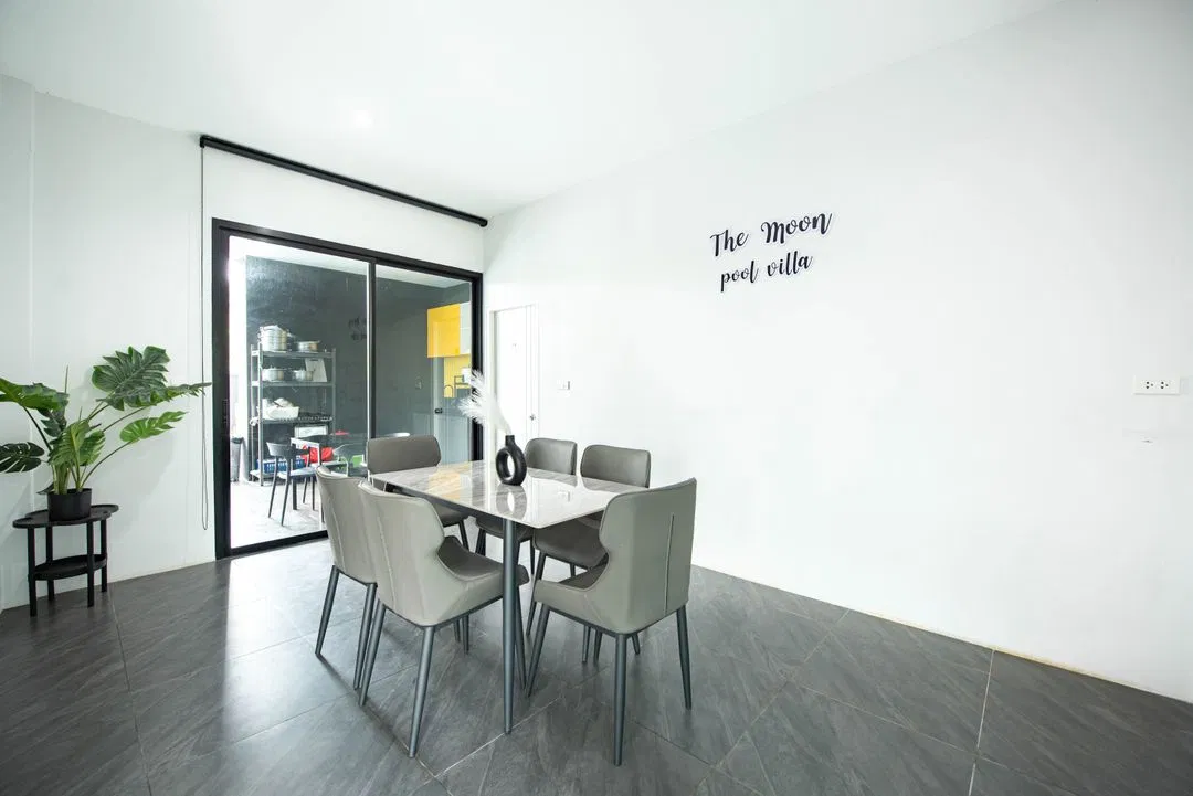 ภายใน The Moon PoolVilla