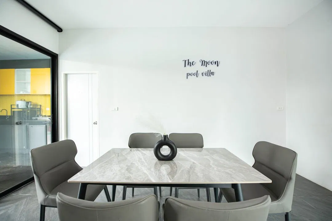 ภายใน The Moon PoolVilla