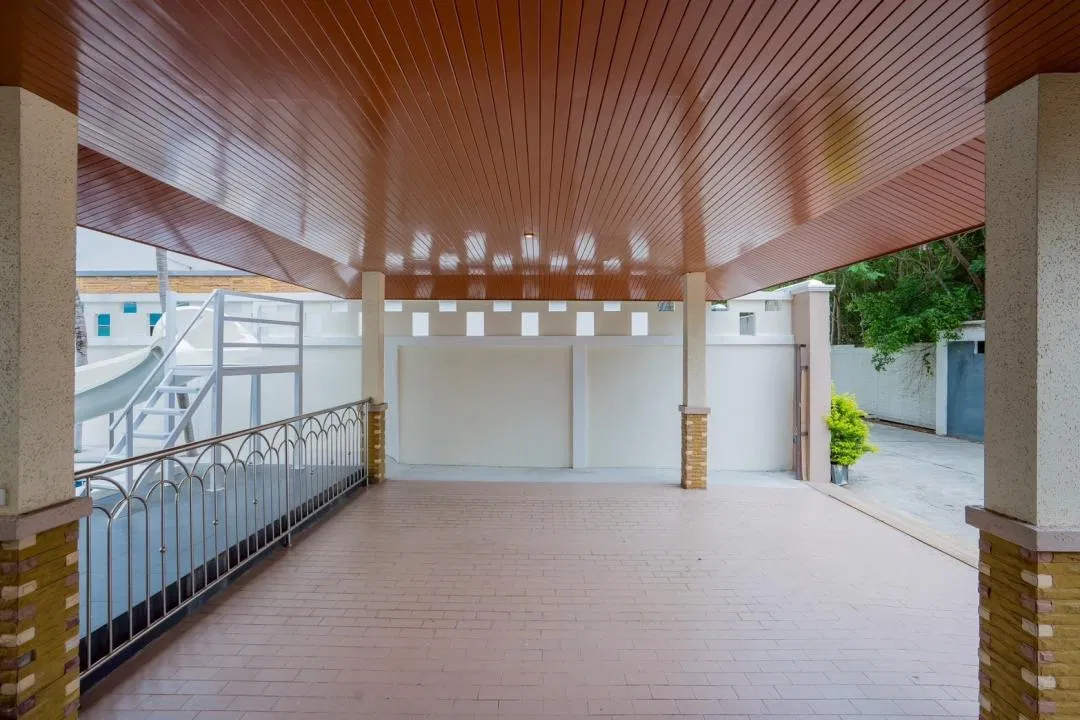 ที่จอดรถ Gala Beach