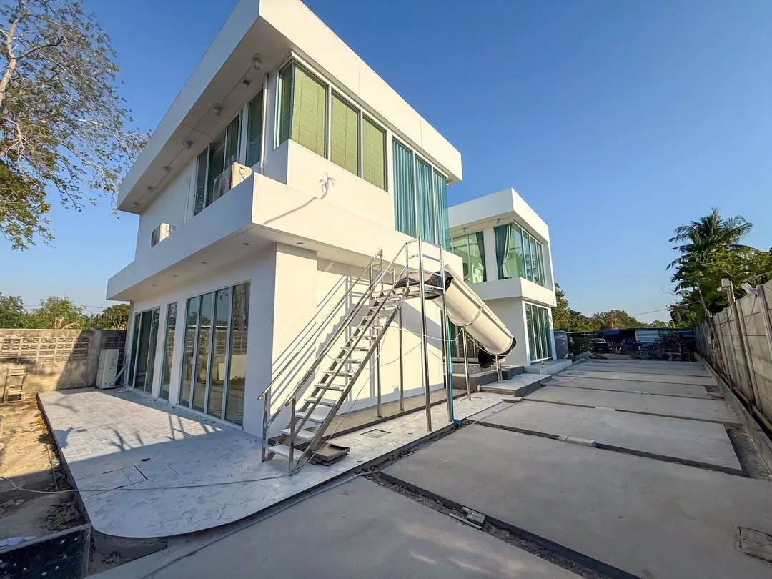 ที่จอดรถ Celuna Pool Villa