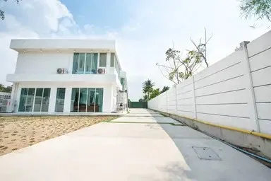ที่จอดรถ Celuna Pool Villa