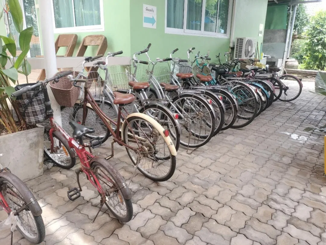 ที่จอดรถ บ้าน ปอ รีสอร์ท