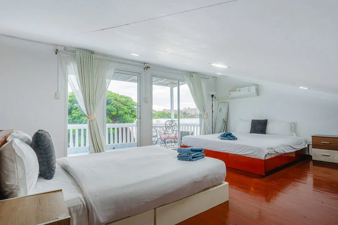 ห้องนอน White Beach