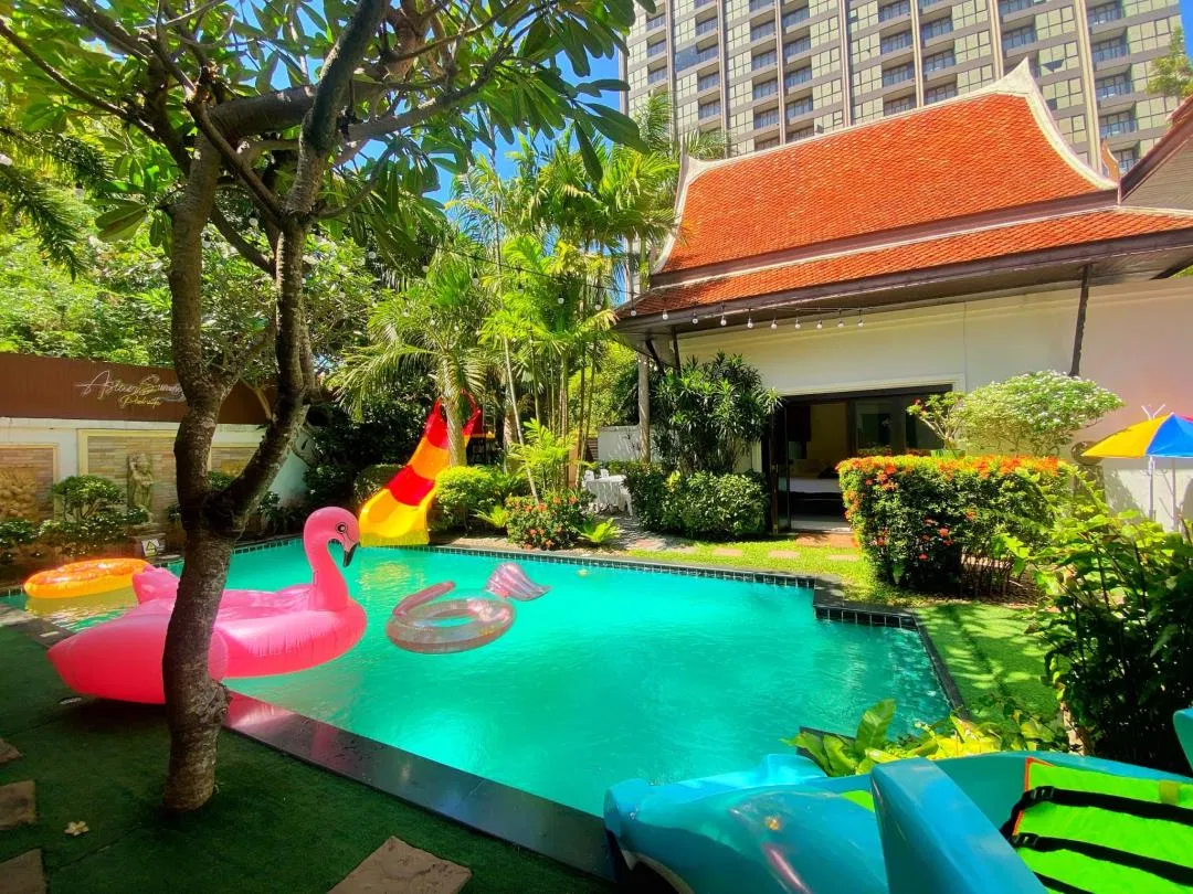 ภายนอก Asian Summer