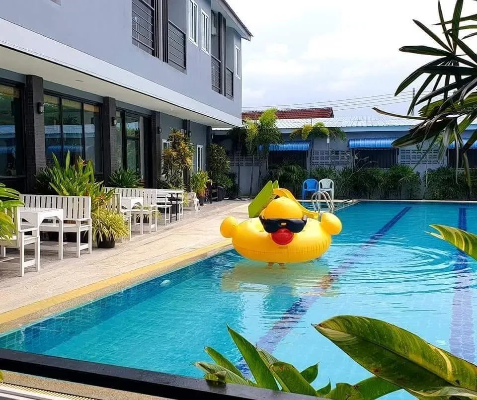 ภายนอก Mek Villa