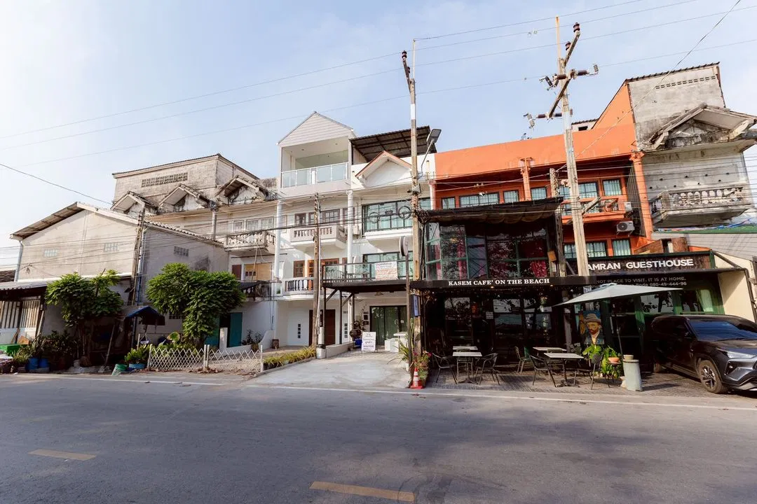 ที่จอดรถ The White Saengchan
